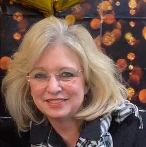 Meet your Posher, Renee